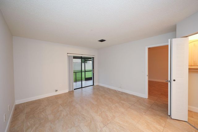 10127 E Boca Bend E B2, Boca Raton, FL 33428