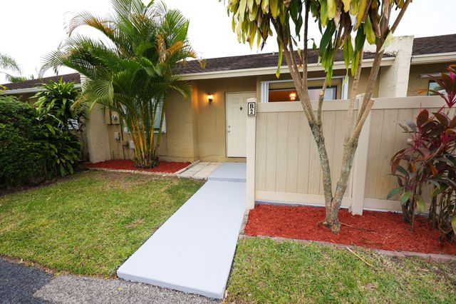 10127 E Boca Bend E B2, Boca Raton, FL 33428