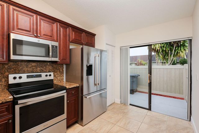 10127 E Boca Bend E B2, Boca Raton, FL 33428