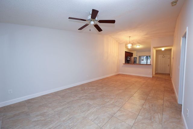 10127 E Boca Bend E B2, Boca Raton, FL 33428