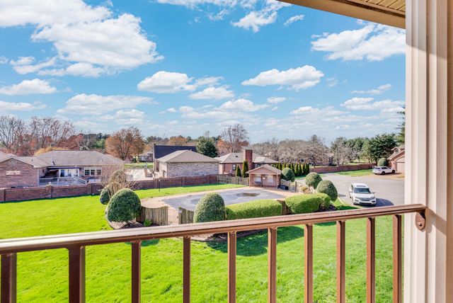 1700 Fairway Dr, Cookeville, TN 38501