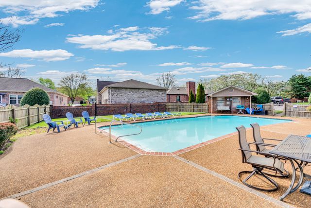 1700 Fairway Dr, Cookeville, TN 38501