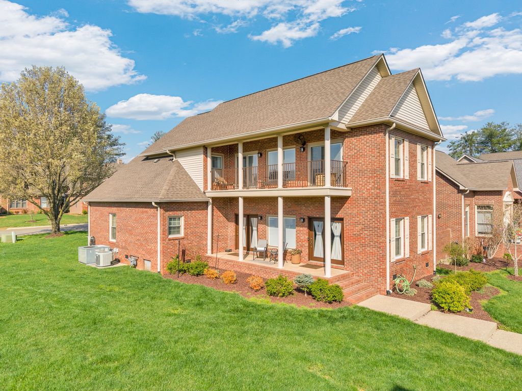 1700 Fairway Dr, Cookeville, TN 38501