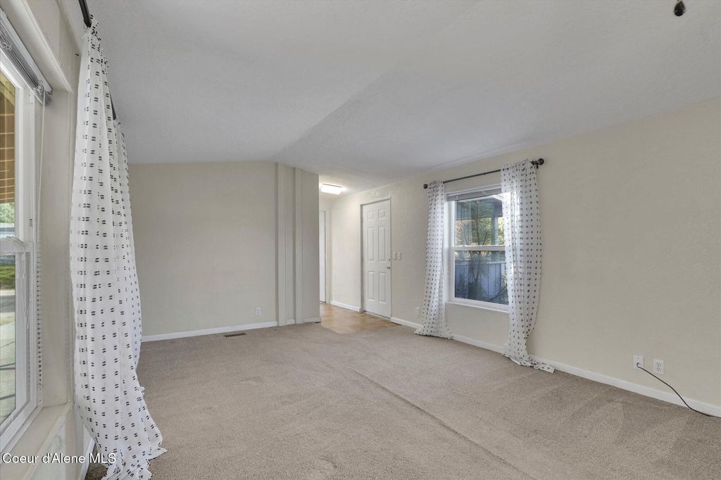 2489 W Plymouth Circle, Coeur d'Alene, ID 83815 photo 4