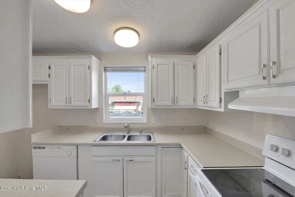 2489 W Plymouth Circle, Coeur d'Alene, ID 83815 photo 8