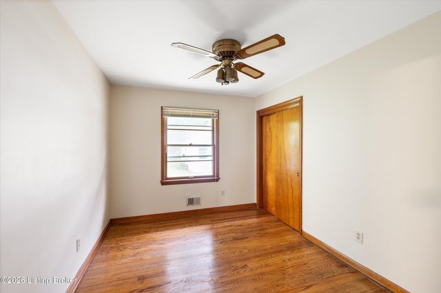 2505 Goldsmith Ln, Louisville, KY 40218