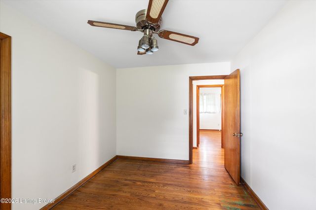 2505 Goldsmith Ln, Louisville, KY 40218