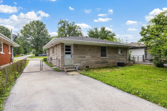 2505 Goldsmith Ln, Louisville, KY 40218