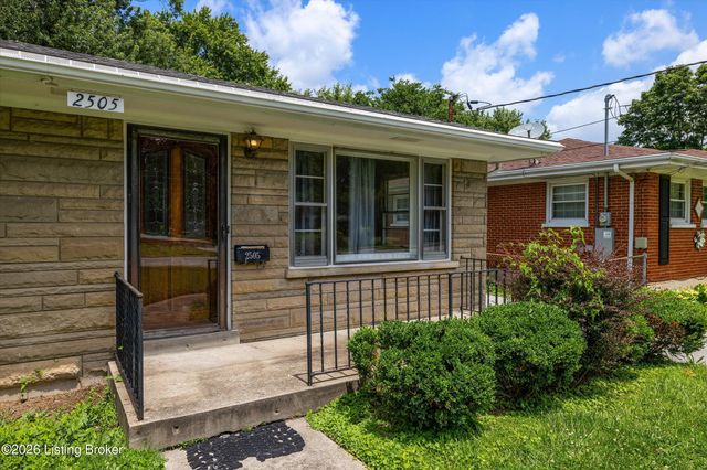 2505 Goldsmith Ln, Louisville, KY 40218