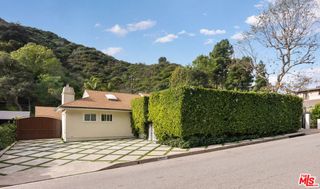 1617 Roscomare Road, Los Angeles, CA 90077
