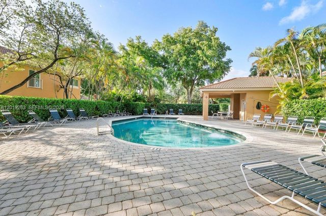 11461 Lakeview Dr 8A, Coral Springs, FL 33071