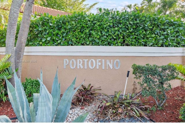 11461 Lakeview Dr 8A, Coral Springs, FL 33071