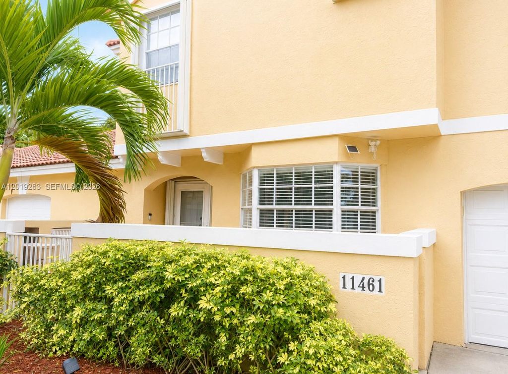 11461 Lakeview Dr 8A, Coral Springs, FL 33071