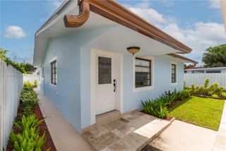 2433 SW 19th St Rear, Miami, FL 33145