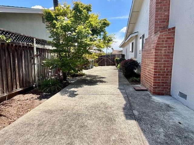 365 Sara Avenue, Sunnyvale, CA 94086