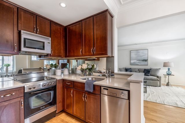 20 Chapel St B701, Brookline, MA 02446