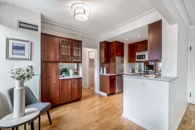 20 Chapel St B701, Brookline, MA 02446
