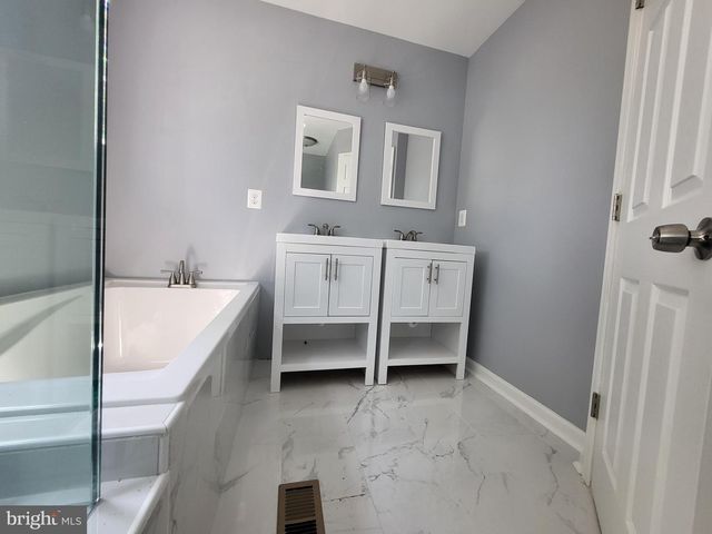 1662 KRAMER ST NE, Washington, DC 20002