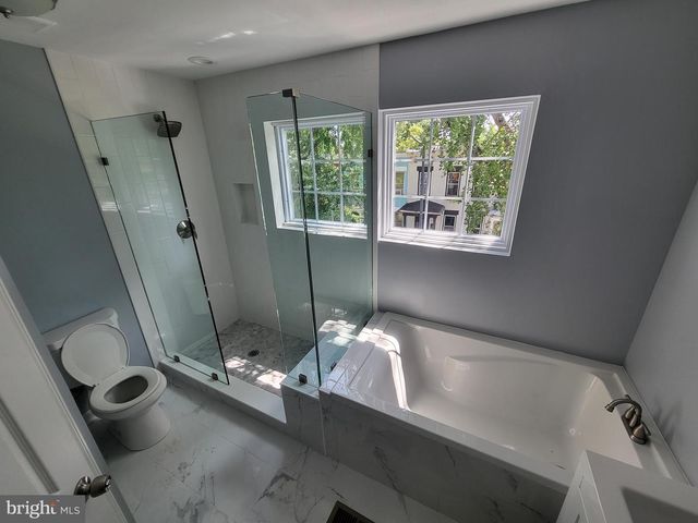 1662 KRAMER ST NE, Washington, DC 20002