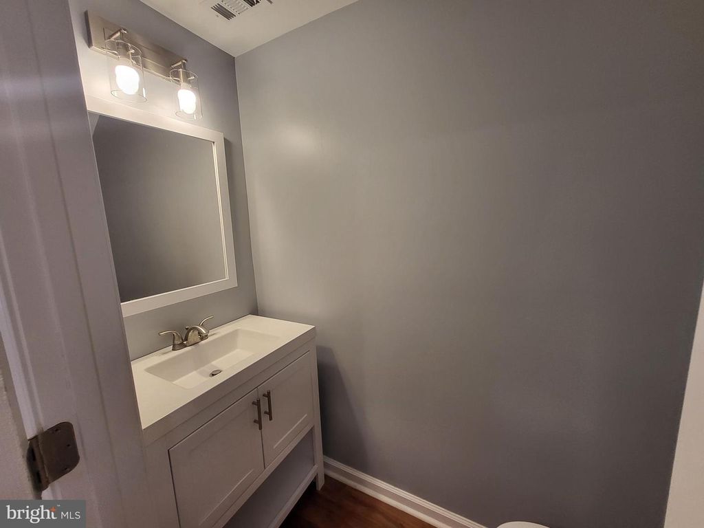 1662 KRAMER ST NE, Washington, DC 20002