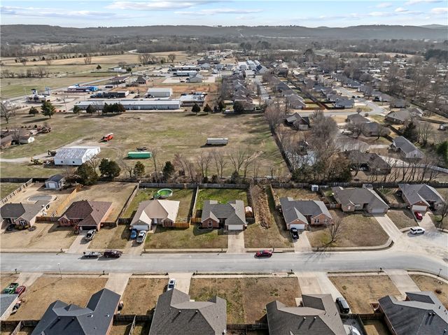 2170 Meadowbrook Drive, Elkins, AR 72727