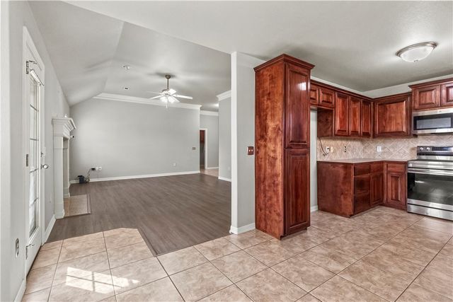 2170 Meadowbrook Drive, Elkins, AR 72727