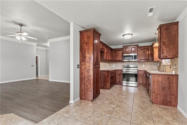 2170 Meadowbrook Drive, Elkins, AR 72727