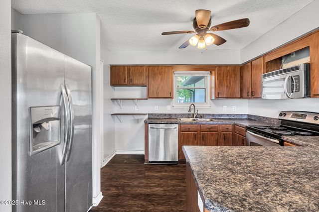89 Sterling Road, Jacksonville, NC 28546