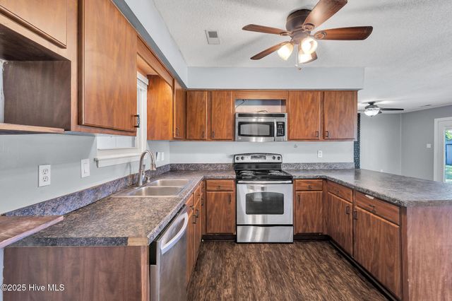 89 Sterling Road, Jacksonville, NC 28546