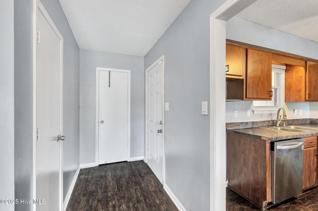 89 Sterling Road, Jacksonville, NC 28546