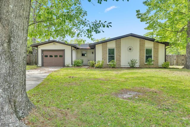 89 Sterling Road, Jacksonville, NC 28546