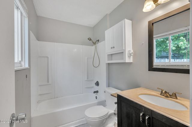 89 Sterling Road, Jacksonville, NC 28546