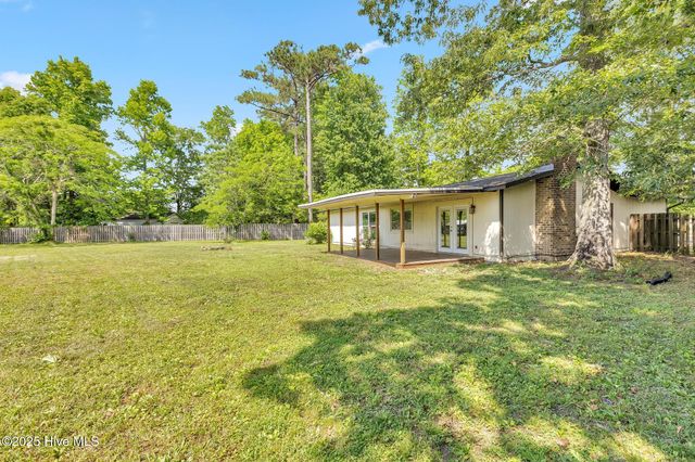 89 Sterling Road, Jacksonville, NC 28546