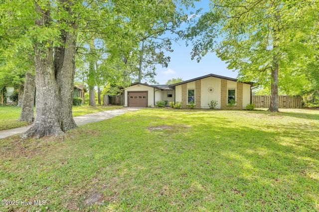 89 Sterling Road, Jacksonville, NC 28546