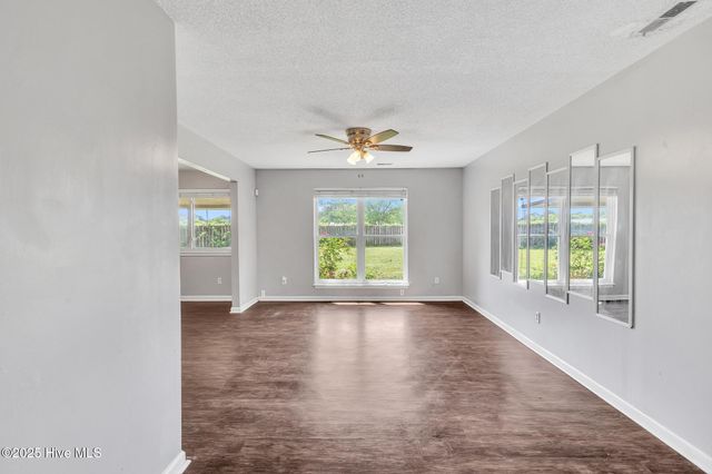 89 Sterling Road, Jacksonville, NC 28546