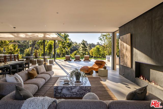 29200 Larkspur Lane, Malibu, CA 90265