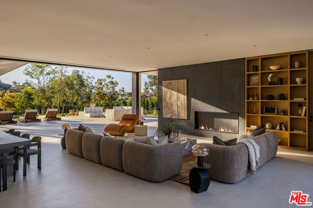 29200 Larkspur Lane, Malibu, CA 90265