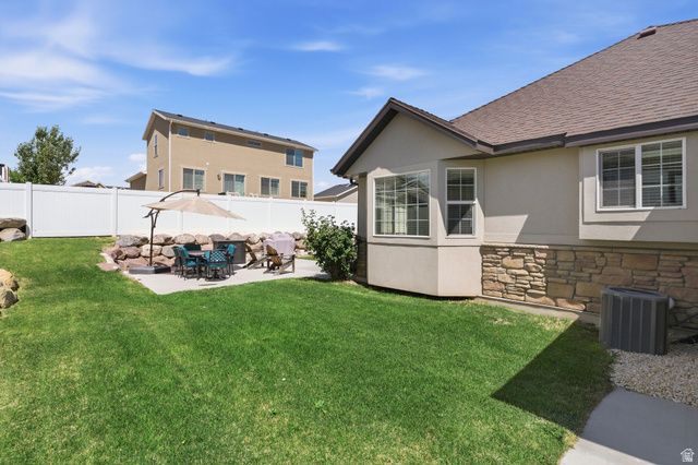 9562 S MICHAL ROBERT LN, West Jordan, UT 84081
