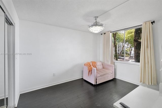 1720 NW N River Dr 211, Miami, FL 33125