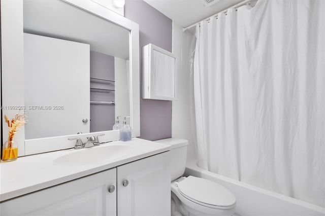 1720 NW N River Dr 211, Miami, FL 33125