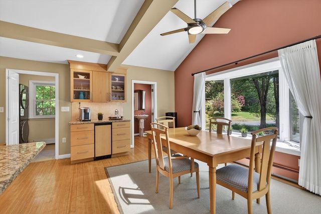 28 Algonquin Ave, Andover, MA 01810
