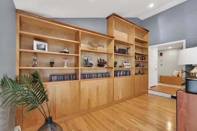 28 Algonquin Ave, Andover, MA 01810