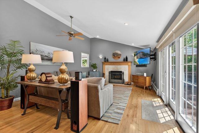 28 Algonquin Ave, Andover, MA 01810