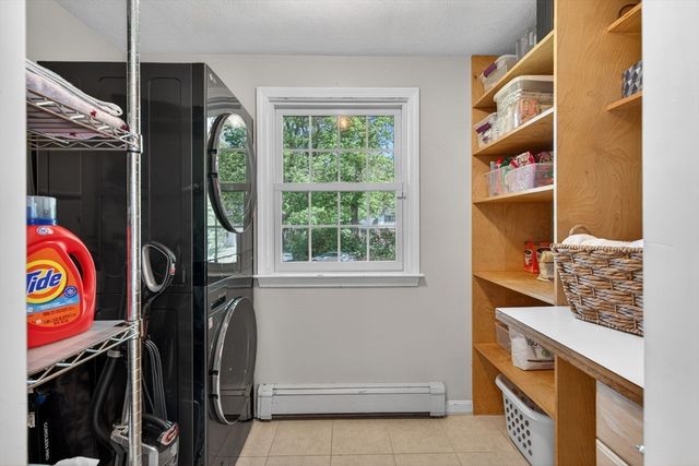 28 Algonquin Ave, Andover, MA 01810