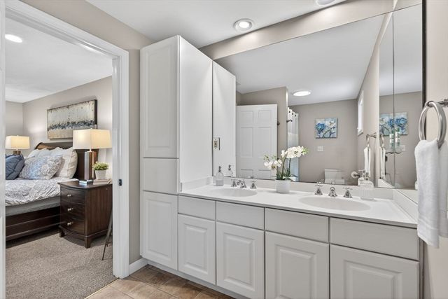 28 Algonquin Ave, Andover, MA 01810