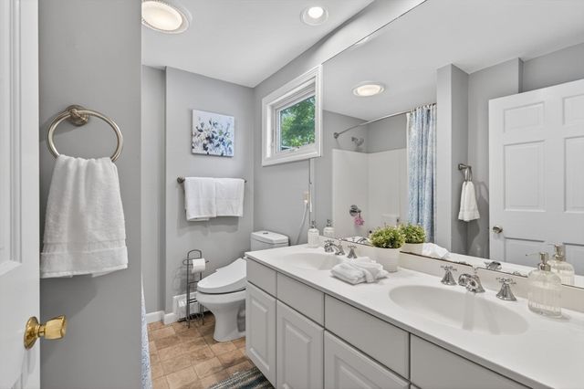 28 Algonquin Ave, Andover, MA 01810