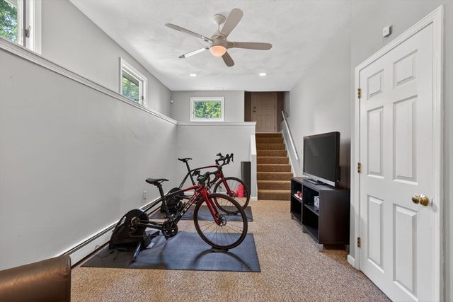 28 Algonquin Ave, Andover, MA 01810
