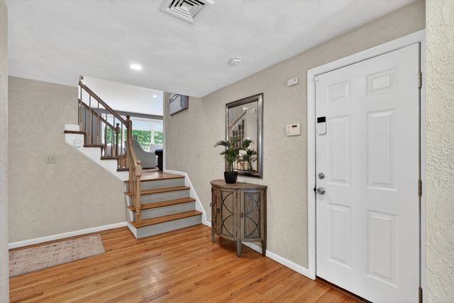 28 Algonquin Ave, Andover, MA 01810