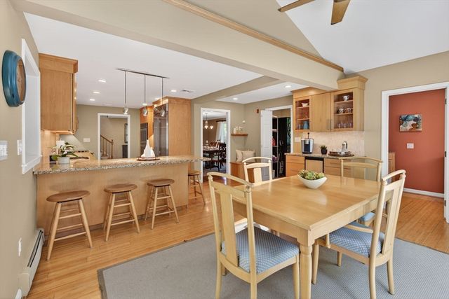 28 Algonquin Ave, Andover, MA 01810
