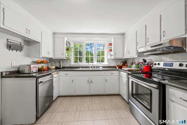 73 Longlane Road, West Hartford, CT 06117